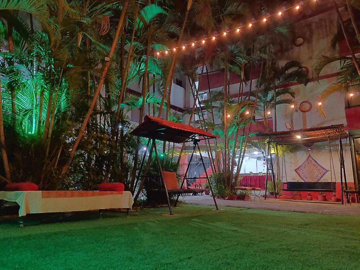 לונבלה Girivihar Holiday Club - Pure Veg מראה חיצוני תמונה