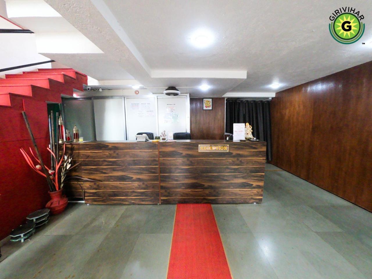 לונבלה Girivihar Holiday Club - Pure Veg מראה חיצוני תמונה